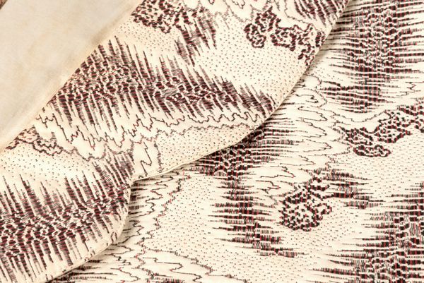 Lotto composto da due gilet in seta ricamata, secolo XVIII, e un gilet in broccato, secolo XIX  - Asta Incanti d'arte - Associazione Nazionale - Case d'Asta italiane