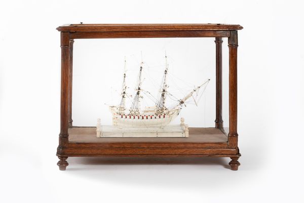 Modellino di barca in osso di montone, entro teca, inizi secolo XIX  - Asta Incanti d'arte - Associazione Nazionale - Case d'Asta italiane