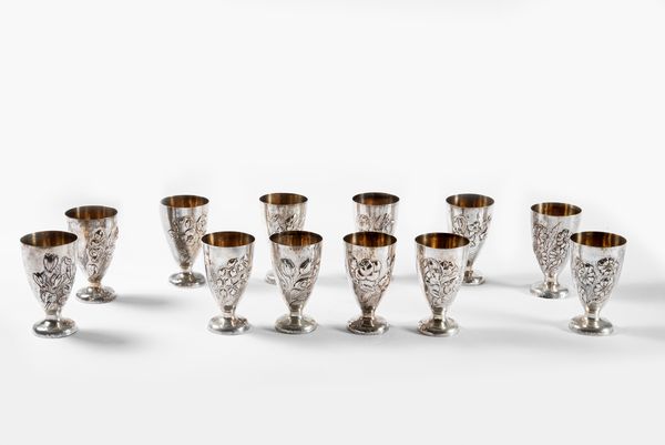 Set di 12 bicchieri in argento, argentiere Leone Firenze  - Asta Incanti d'arte - Associazione Nazionale - Case d'Asta italiane