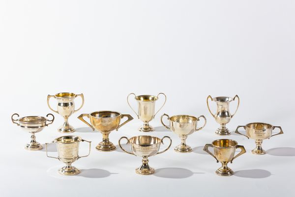 Lotto composto da dieci coppette in argento, Inghilterra secolo XX  - Asta Incanti d'arte - Associazione Nazionale - Case d'Asta italiane