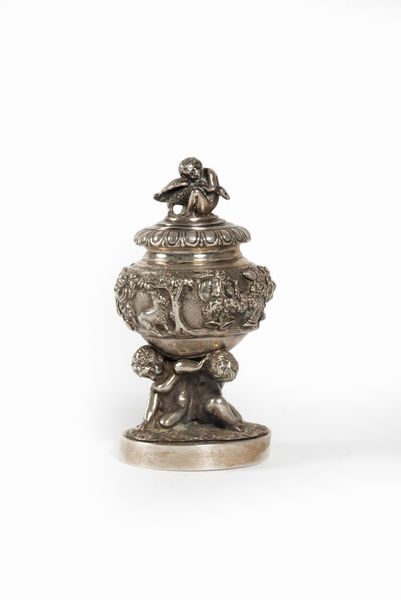 Piccolo vaso con coperchio in argento, secolo XIX  - Asta Incanti d'arte - Associazione Nazionale - Case d'Asta italiane