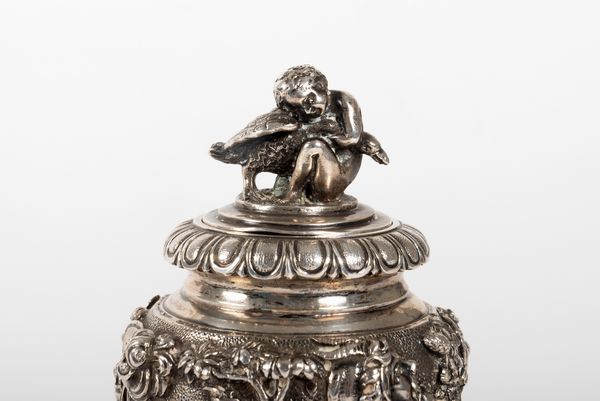 Piccolo vaso con coperchio in argento, secolo XIX  - Asta Incanti d'arte - Associazione Nazionale - Case d'Asta italiane