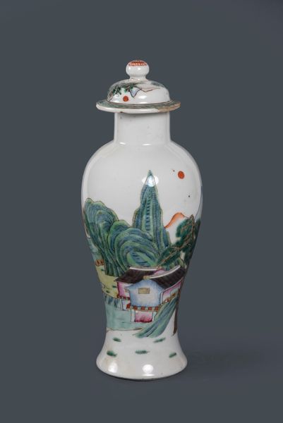 Vaso in porcellana policroma, Cina secolo XIX  - Asta Incanti d'arte - Associazione Nazionale - Case d'Asta italiane