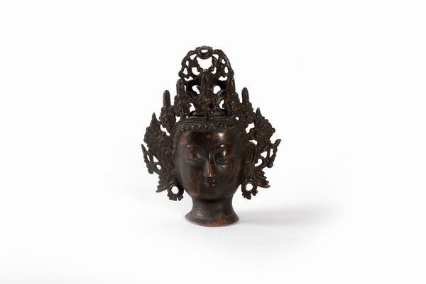 Testa di Buddha in bronzo, Cina secoli XIX-XX  - Asta Incanti d'arte - Associazione Nazionale - Case d'Asta italiane