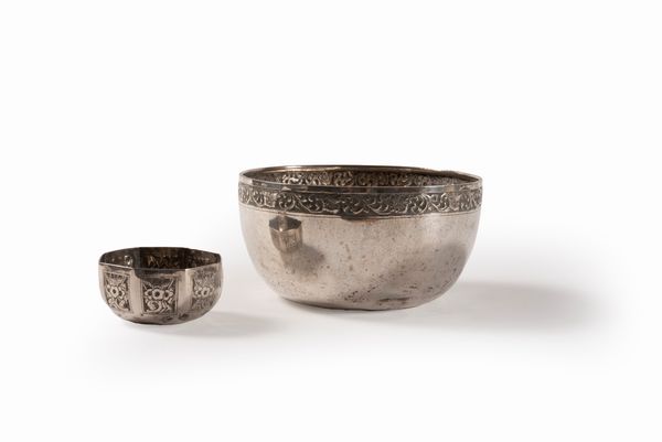 Due ciotole in argento, Cina inizi secolo XX  - Asta Incanti d'arte - Associazione Nazionale - Case d'Asta italiane