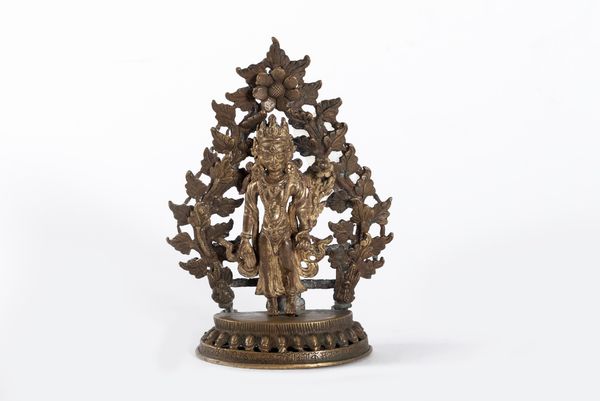 Antica scultura in bronzo con tracce di doratura raffigurante bodhisattva, area hymalayana Nepal-Tibet  - Asta Incanti d'arte - Associazione Nazionale - Case d'Asta italiane