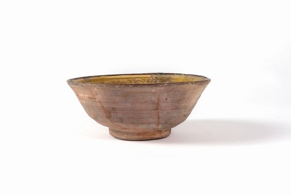 Ciotola in terracotta smaltata policroma, Medio Oriente VIII - VI secolo a.C  - Asta Incanti d'arte - Associazione Nazionale - Case d'Asta italiane