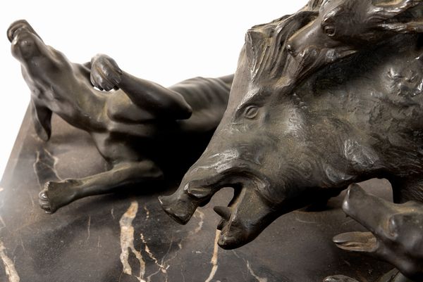 Scultura in bronzo raffigurante scena di caccia al cinghiale, inizi secolo XX  - Asta Incanti d'arte - Associazione Nazionale - Case d'Asta italiane