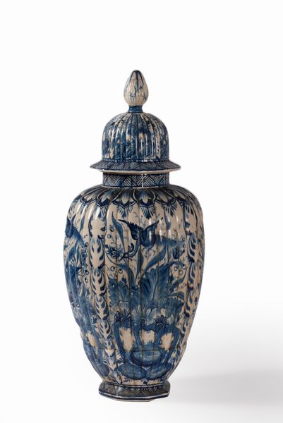 Vaso in ceramica bianca e blu con coperchio, Delft secolo XIX  - Asta Incanti d'arte - Associazione Nazionale - Case d'Asta italiane