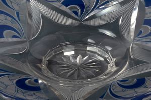 Centrotavola in cristallo con disegni futuristi, secolo XX  - Asta Incanti d'arte - Associazione Nazionale - Case d'Asta italiane