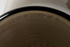 Vaso Venini in vetro grigio incamiciato bianco, secolo XX  - Asta Incanti d'arte - Associazione Nazionale - Case d'Asta italiane