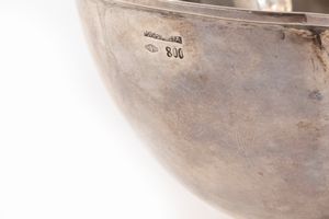 Centrotavola in argento 800 a forma di conchiglia, argentiere Missaglia Milano  - Asta Incanti d'arte - Associazione Nazionale - Case d'Asta italiane
