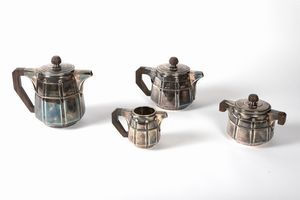 Servizio in argento 950 composto da quattro pezzi, anni '20 del Novecento  - Asta Incanti d'arte - Associazione Nazionale - Case d'Asta italiane