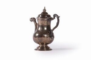 Piccola teiera in argento  - Asta Incanti d'arte - Associazione Nazionale - Case d'Asta italiane