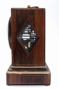 Pendola da tavolo in legno intarsiato, secolo XIX  - Asta Incanti d'arte - Associazione Nazionale - Case d'Asta italiane