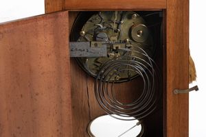 Pendola in mogano e bronzo dorato, Francia secolo XIX  - Asta Incanti d'arte - Associazione Nazionale - Case d'Asta italiane