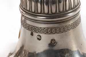 Lotto composto da dieci campanelli in argento, secoli XIX - XX  - Asta Incanti d'arte - Associazione Nazionale - Case d'Asta italiane