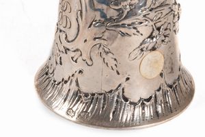 Lotto composto da sei campanelli in argento, Paesi Bassi secolo XIX-XX  - Asta Incanti d'arte - Associazione Nazionale - Case d'Asta italiane