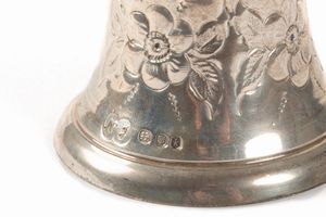 Due campanelli in argento, Londra, Inghilterra secolo XX  - Asta Incanti d'arte - Associazione Nazionale - Case d'Asta italiane