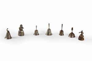 Lotto composto da sette campanelli in argento Sterling, fine secolo XIX - inizi secolo XX  - Asta Incanti d'arte - Associazione Nazionale - Case d'Asta italiane