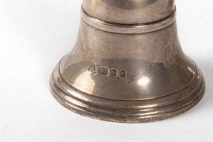 Due campanelli in argento, Londra, Inghilterra secolo XX  - Asta Incanti d'arte - Associazione Nazionale - Case d'Asta italiane