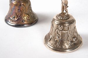 Coppia di campanelli argento, Londra, Inghilterra secolo XX  - Asta Incanti d'arte - Associazione Nazionale - Case d'Asta italiane
