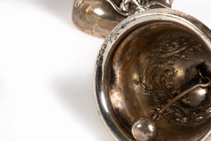 Lotto composto da sei campanelli in argento Sterling, secolo XX  - Asta Incanti d'arte - Associazione Nazionale - Case d'Asta italiane