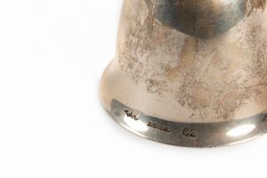 Lotto composto da sei campanelli in argento Sterling, secolo XX  - Asta Incanti d'arte - Associazione Nazionale - Case d'Asta italiane