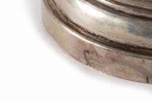 Lotto composto da cinque campanelli in argento, Italia secoli XVIII-XIX  - Asta Incanti d'arte - Associazione Nazionale - Case d'Asta italiane