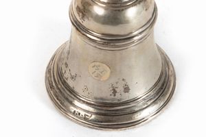 Lotto composto da dodici campanelli in argento, fine secolo XIX - inizi secolo XX  - Asta Incanti d'arte - Associazione Nazionale - Case d'Asta italiane