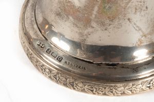 Lotto composto da quattro campanelli in argento, Inghilterra secoli XIX-XX  - Asta Incanti d'arte - Associazione Nazionale - Case d'Asta italiane