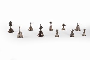 Lotto composto da dieci campanelli in argento, secolo XX  - Asta Incanti d'arte - Associazione Nazionale - Case d'Asta italiane