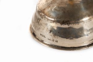 Lotto composto da quattro campanelli in argento, Londra, Inghilterra secoli XIX-XX  - Asta Incanti d'arte - Associazione Nazionale - Case d'Asta italiane