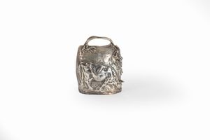 Campanello in argento con mucca e capriolo, secolo XX  - Asta Incanti d'arte - Associazione Nazionale - Case d'Asta italiane