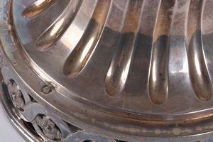 Lotto composto da quattro campanelli in argento, secoli XIX-XX  - Asta Incanti d'arte - Associazione Nazionale - Case d'Asta italiane