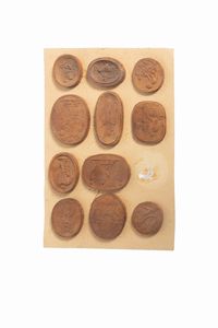 Lotto composto da 193 calchi in gesso da antichi cammei  - Asta Incanti d'arte - Associazione Nazionale - Case d'Asta italiane