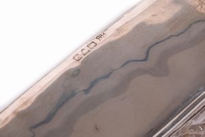 Lotto composto da uno spargizucchero e due scatoline in argento, Inghilterra, secolo XIX  - Asta Incanti d'arte - Associazione Nazionale - Case d'Asta italiane