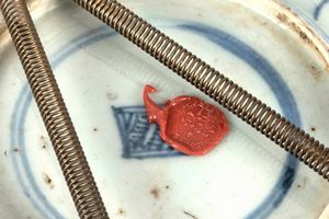 Due piattini in porcellana bianca e blu, Cina fine secolo XIX  - Asta Incanti d'arte - Associazione Nazionale - Case d'Asta italiane