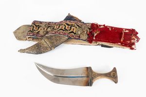 Pugnale arabo con fodero e cintura, secolo XIX  - Asta Incanti d'arte - Associazione Nazionale - Case d'Asta italiane