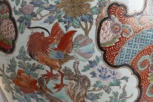 Grande vaso con coperchio in porcellana policroma, Giappone, secolo XIX  - Asta Incanti d'arte - Associazione Nazionale - Case d'Asta italiane