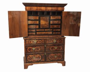 Secretaire a due corpi intarsiato, secoli XVIII-XIX  - Asta Incanti d'arte - Associazione Nazionale - Case d'Asta italiane