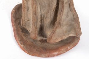 Statuina in terracotta raffigurante figura femminile, fine secolo XIX  - Asta Incanti d'arte - Associazione Nazionale - Case d'Asta italiane