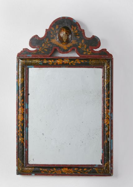MANIFATTURA VENETA DEL XVIII SECOLO : Specchiera con cimasa in legno laccato e decorato a motivi di ghirlande floreali  - Asta Asta 395 | ARTE ANTICA E DEL XIX SECOLO Online - Associazione Nazionale - Case d'Asta italiane