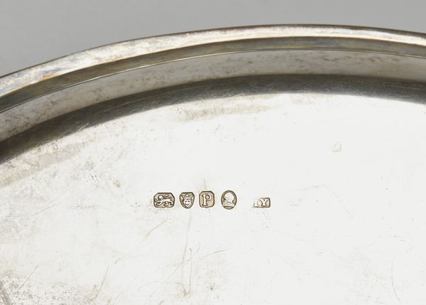 ARGENTIERE INGLESE DEL XVIII SECOLO : Conserva vivande di forma circolare in argento con manico in legno  - Asta Asta 395 | ARTE ANTICA E DEL XIX SECOLO Online - Associazione Nazionale - Case d'Asta italiane