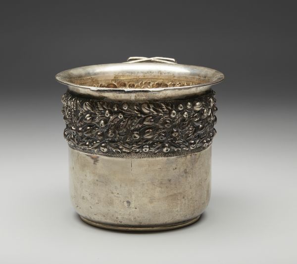 ARGENTIERE ITALIANO DEL XX SECOLO : Rinfrescatoio in argento decorato con fascia di motivi floreali in rilievo  - Asta Asta 395 | ARTE ANTICA E DEL XIX SECOLO Online - Associazione Nazionale - Case d'Asta italiane