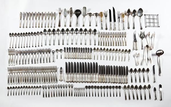 ARGENTIERE ITALIANO DEL XX SECOLO : Servizio miscellaneo di posate in argento da 12 (217 pezzi)  - Asta Asta 395 | ARTE ANTICA E DEL XIX SECOLO Online - Associazione Nazionale - Case d'Asta italiane