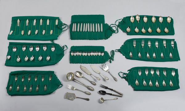 ARGENTIERE ITALIANO DEL XX SECOLO : Servizio miscellaneo di posate in argento da 12 (106 pezzi)  - Asta Asta 395 | ARTE ANTICA E DEL XIX SECOLO Online - Associazione Nazionale - Case d'Asta italiane