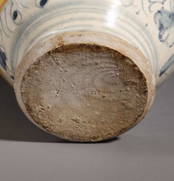 MANIFATTURA DI DERUTA DEL XVII-XVIII SECOLO : Coppia di orcioli in maiolica policroma con beccuccio, biansati e con decoro a cartiglio e ornati fitomorfi  - Asta Asta 395 | ARTE ANTICA E DEL XIX SECOLO Online - Associazione Nazionale - Case d'Asta italiane