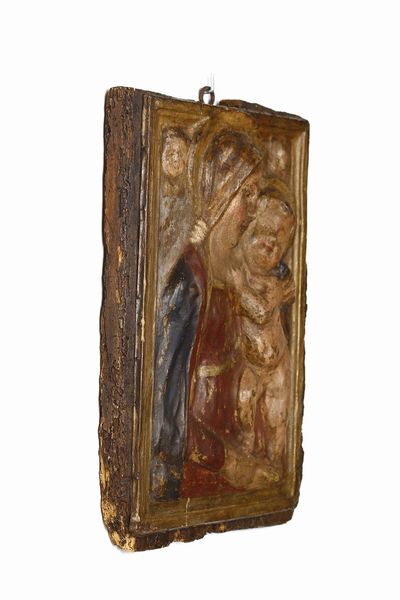 PLASTICATORE CENTROITALIANO DEL XVII SECOLO : Altorilievo in cartapesta policroma raffigurante Madonna con Bambino  - Asta Asta 395 | ARTE ANTICA E DEL XIX SECOLO Online - Associazione Nazionale - Case d'Asta italiane