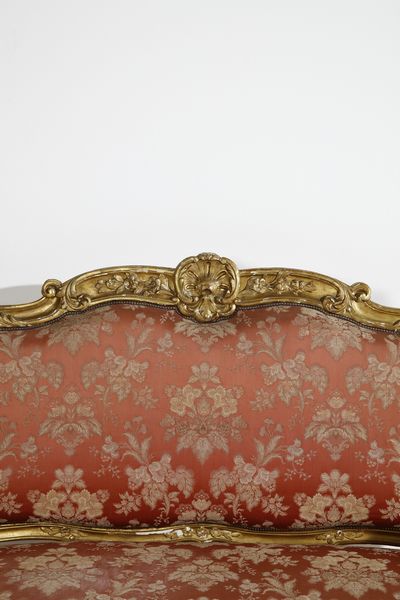 MANIFATTURA DEL XIX SECOLO : Salotto composto da cinque elementi in legno intagliato e dorato in stile Luigi XV  - Asta Asta 395 | ARTE ANTICA E DEL XIX SECOLO Online - Associazione Nazionale - Case d'Asta italiane